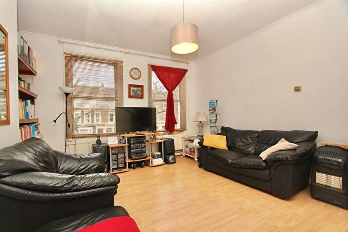 2 Bedroom Apartment For Sale In Evering Road, N16