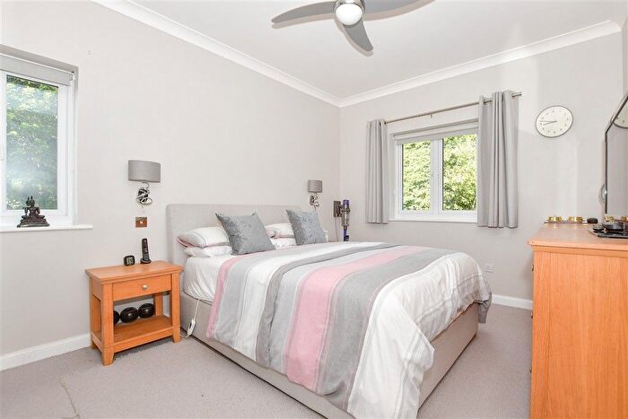 2 Bedroom Flat For Sale In Mill Street, East Malling, Kent, ME19