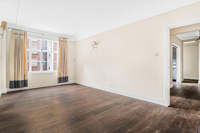 2 Bedroom Flat To Rent In Hertford Street, London, W1J