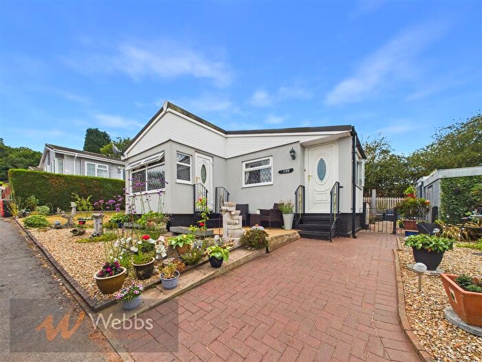 2 Bedroom Mobile/park Home For Sale In Rugeley Road, Armitage, Rugeley, WS15