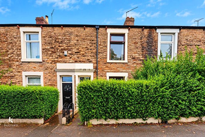 2 Bedroom Property For Sale In Blackburn Road, Darwen, BB3