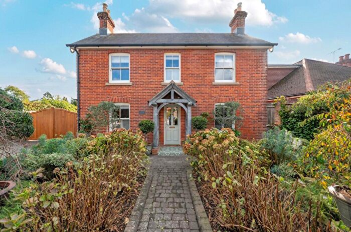 4 Bedroom Detached House For Sale In Oak Road, Dibden Purlieu, Southampton, SO45