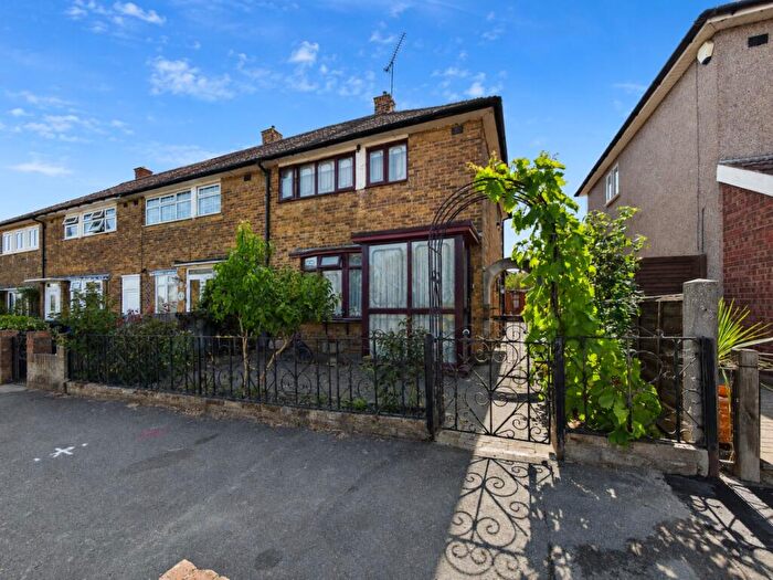 3 Bedroom End Of Terrace House For Sale In Romford Road, Aveley, South Ockendon, Essex, RM15