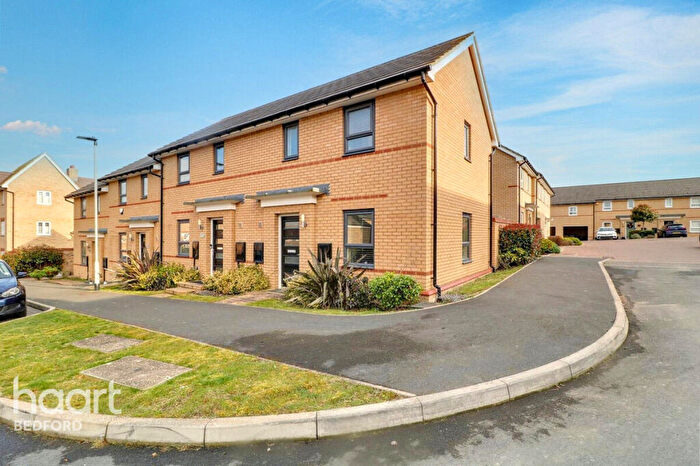 2 Bedroom End Of Terrace House To Rent In Tawny Avenue, Bedford, MK42