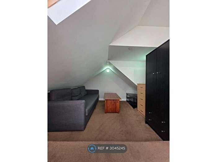 Studio To Rent In Monthermer Road, Cardiff, CF24