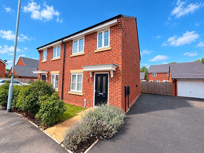 2 Bedroom Property To Rent In Dustmoor Drive, Loughborough, LE12