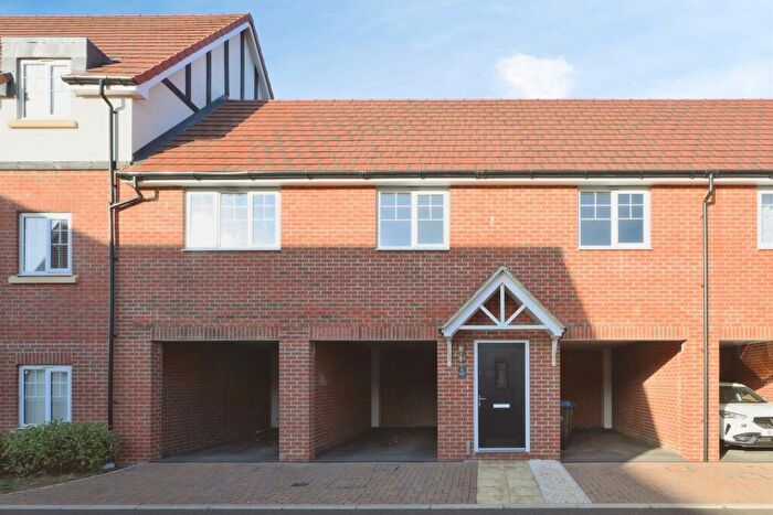 2 Bedroom Coach House For Sale In Sandpiper Road, Harlow, CM17