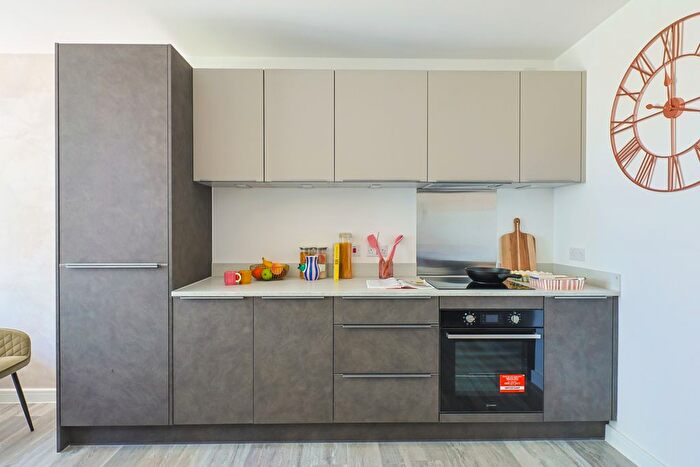 2 Bedroom Flat For Sale In The Fairway, Harrow, HA0