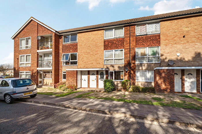 Property For Sale In Shelley Close, Slough, SL3
