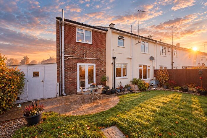3 Bedroom Semi-Detached House For Sale In Buckland Road, Taunton, TA2