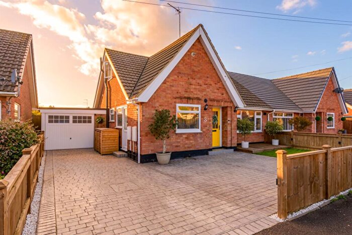 4 Bedroom Semi-Detached Bungalow For Sale In Quorn Close, Barton Seagrave, Kettering, NN15