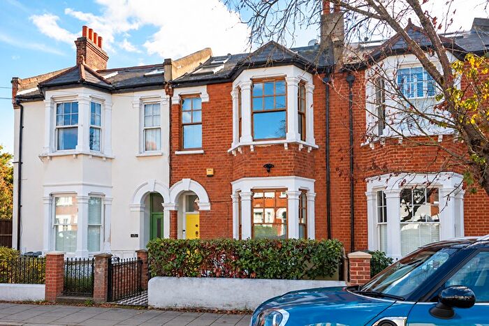 4 Bedroom Terraced House For Sale In Hydethorpe Road, London, SW12