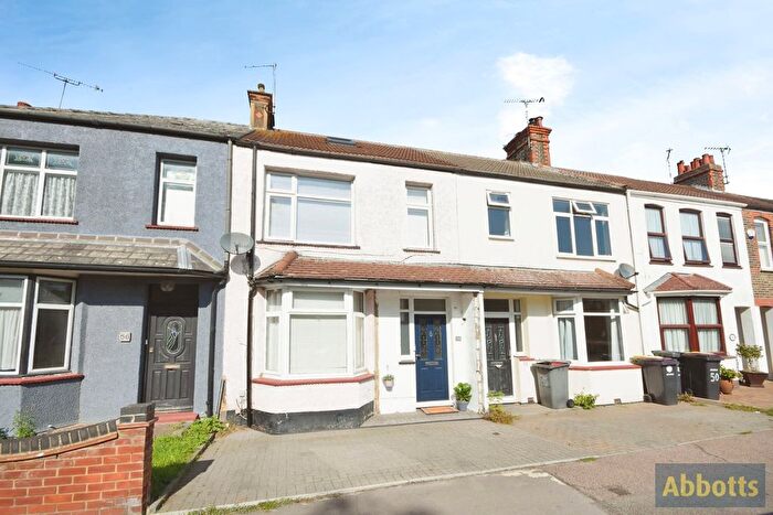 4 Bedroom Terraced House For Sale In The Approach, Rayleigh, Essex, SS6