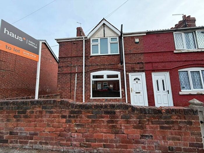 2 Bedroom End Of Terrace House To Rent In Carlyle Road, Carlyle Road, Maltby, Rotherham, S66
