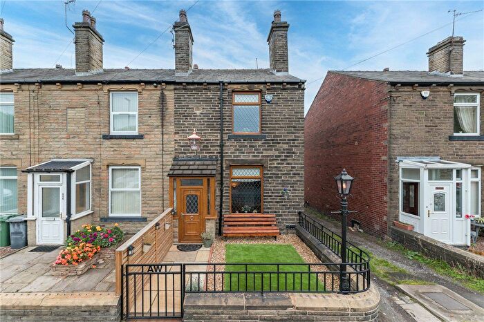 2 Bedroom End Of Terrace House For Sale In Bradford Road, Oakenshaw, Bradford, West Yorkshire, BD12