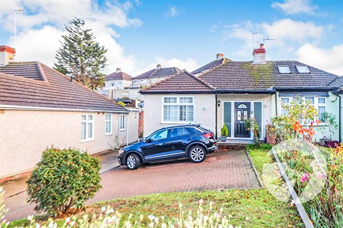2 Bedroom Bungalow For Sale In Carlton Road, Erith, DA8