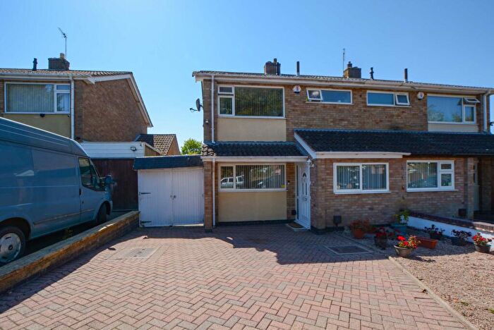 3 Bedroom Semi-Detached House For Sale In Coombe Rise, Oadby, Leicester, LE2