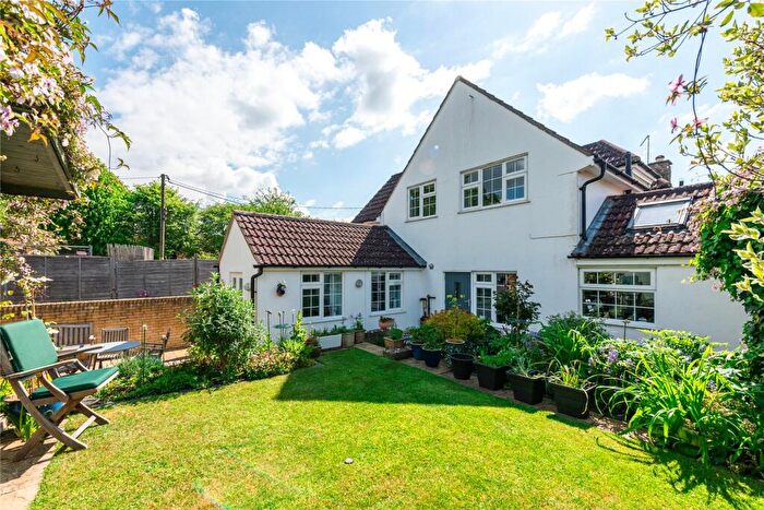 4 Bedroom Detached House For Sale In Earls Barton Road, Great Doddington, Wellingborough, Northamptonshire, NN29