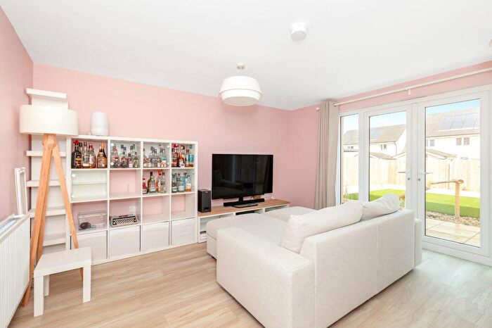 3 Bedroom Semi-Detached House For Sale In Brodie Place, East Calder, EH53
