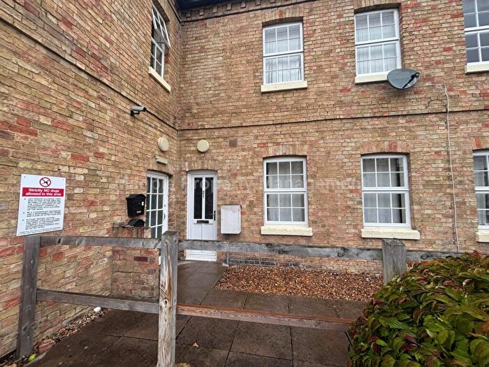1 Bedroom Apartment To Rent In Eaton Ford, PE19