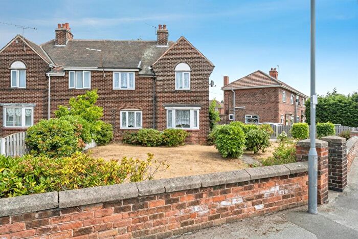 3 Bedroom Semi-Detached House For Sale In Milne Road, Bircotes, Doncaster, DN11