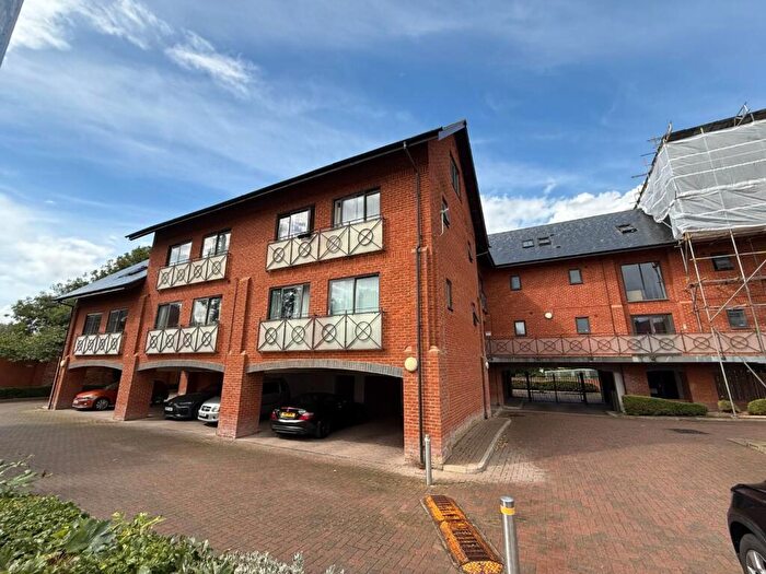2 Bedroom Apartment To Rent In Newport Pagnell, MK16