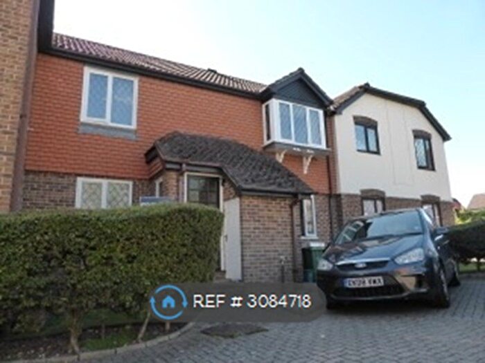 2 Bedroom Maisonette To Rent In Hawkesworth Drive, Bagshot, GU19