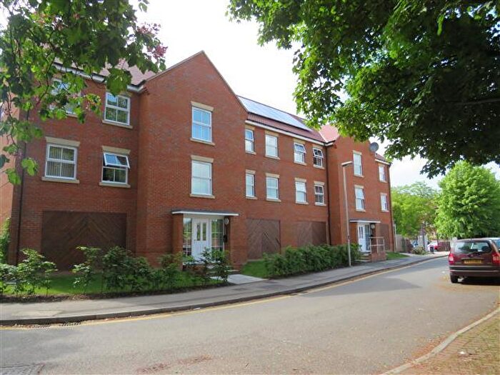 2 Bedroom Property To Rent In Green Farm Road, MK16