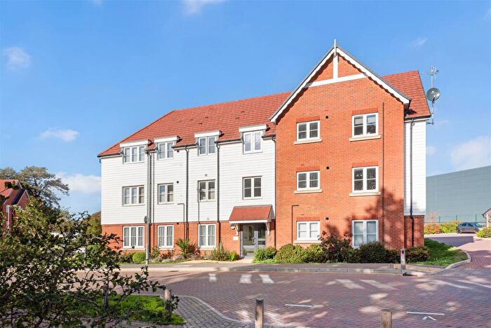 2 Bedroom Apartment For Sale In Old Bottle Way, Fontwell, BN18