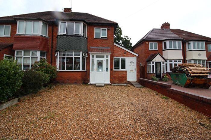 3 Bedroom Semi-Detached House To Rent In Hazel Croft, Northfield, Birmingham, B31