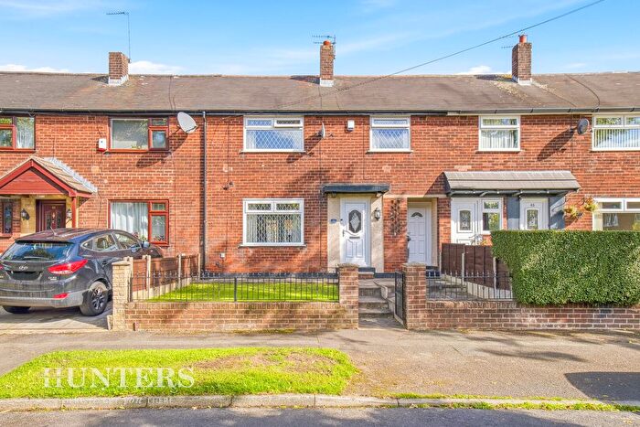 3 Bedroom Town House For Sale In Westerhill Road, Oldham, OL8