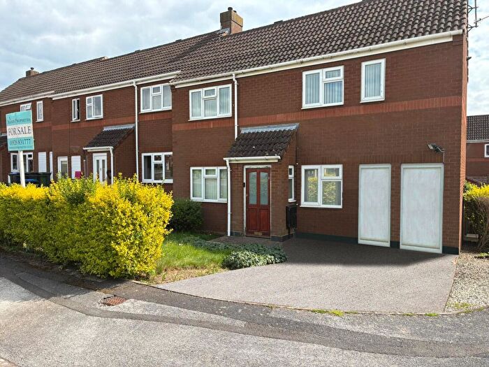 2 Bedroom End Of Terrace House For Sale In Fell Grove, Leamington Spa, CV32