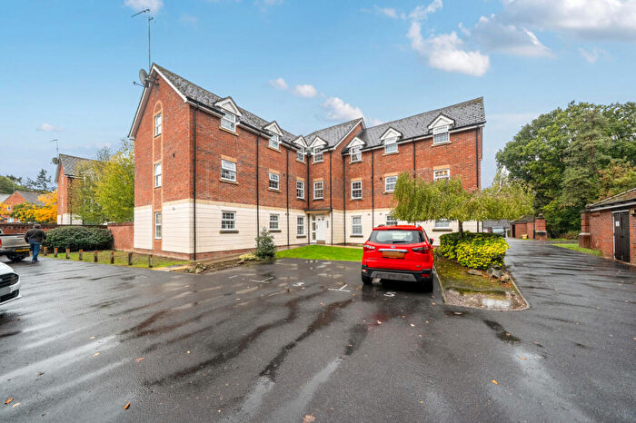 2 Bedroom Apartment For Sale In Mandarin Drive, Newbury, Berkshire, RG14
