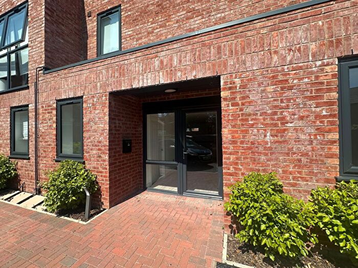 2 Bedroom Flat For Sale In Brook Street, Neston, CH64