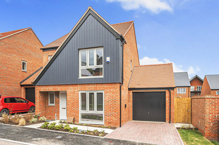 3 Bedroom Detached House To Rent In Fullers Mill Way, Winchester, Hampshire, SO22