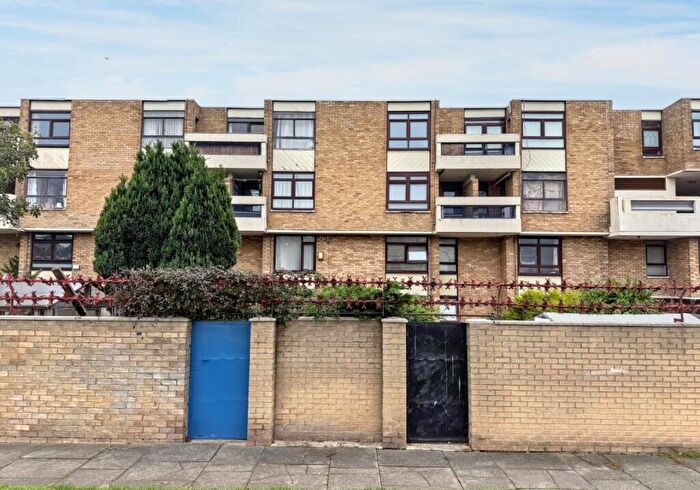 1 Bedroom Flat For Sale In Neville Court, Washington, Tyne And Wear, NE37
