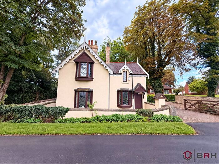 4 Bedroom Detached House For Sale In York Road, Scawthorpe, DN5