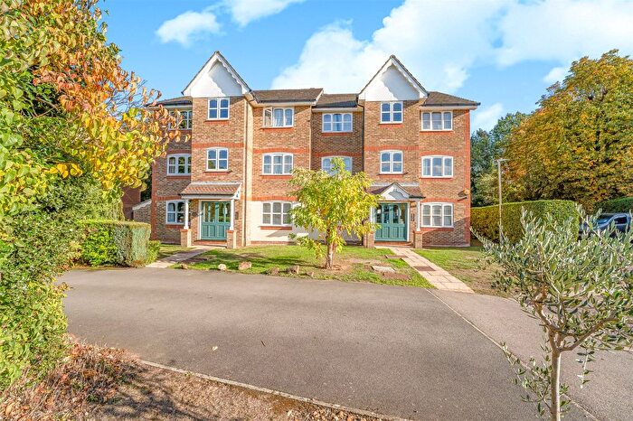 1 Bedroom Flat For Sale In Foxlands Close, Leavesden, Watford, Hertfordshire, WD25