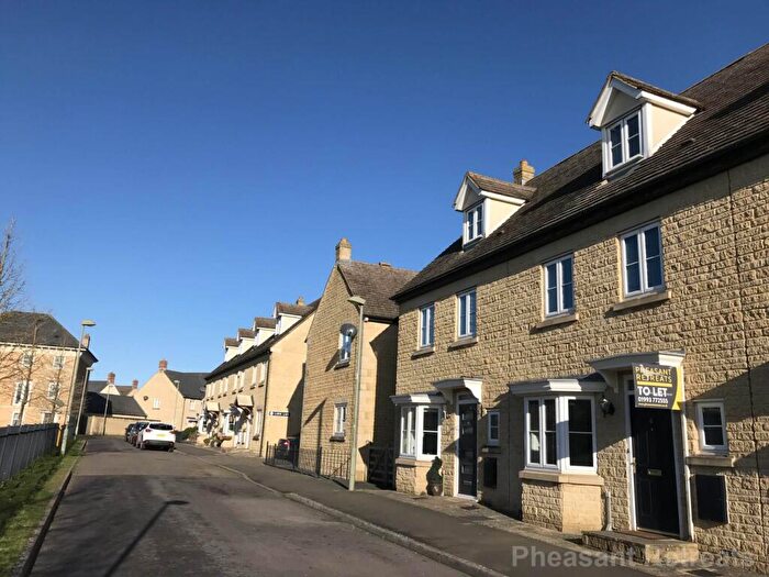 4 Bedroom Terraced House To Rent In Jasmine Way, Carterton, OX18