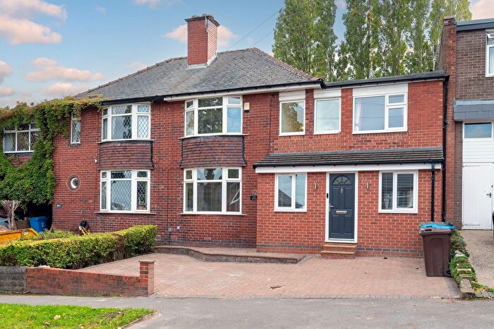 4 Bedroom Semi-Detached House For Sale In Hollythorpe Crescent, Norton Lees, S8