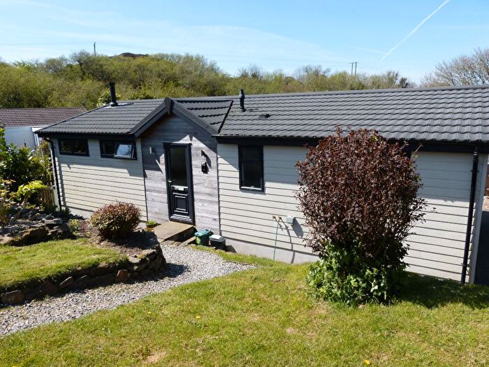 2 Bedroom Mobile/park Home For Sale In South Walk, St Dennis, PL26
