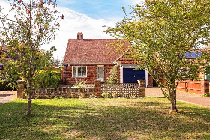 3 Bedroom Detached Bungalow For Sale In St. Andrews Close, Stapleford, Cambridge, CB22