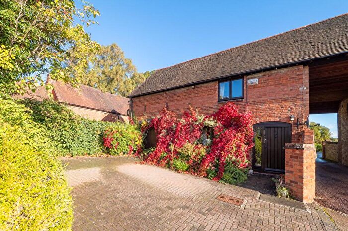 4 Bedroom Barn Conversion For Sale In Dial House Farm, Kenilworth, CV8