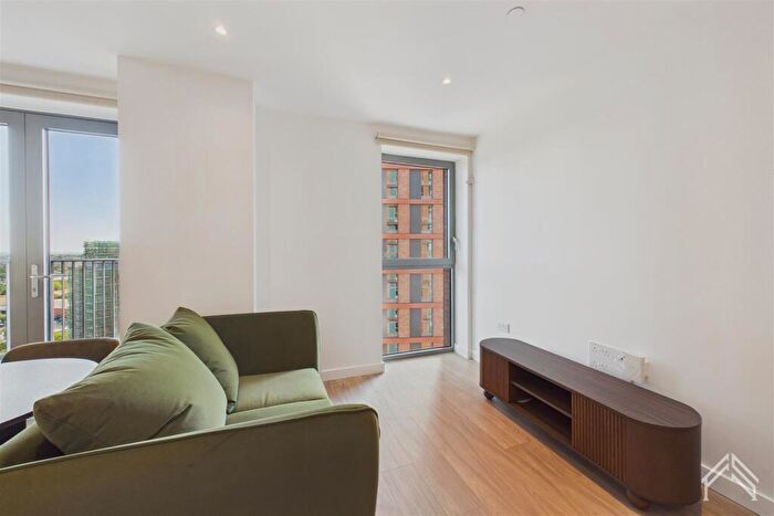 Apartment To Rent In Vanguard Way, Blackhorse Road | London, E17
