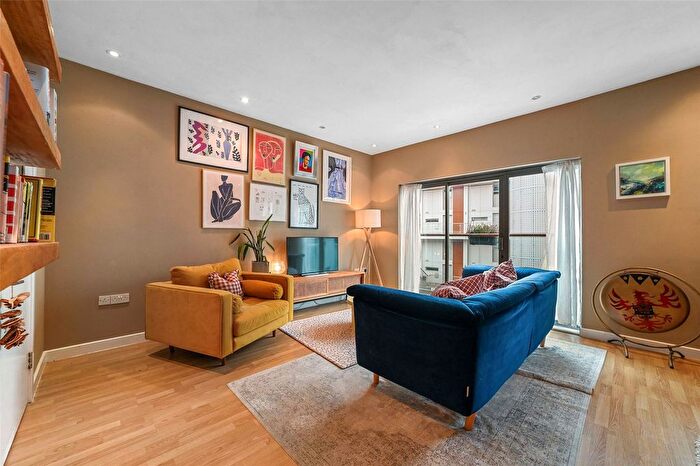 2 Bedroom Flat For Sale In Justines Place, Palmers Road, Bethnal Green, E2