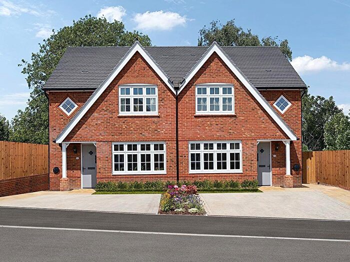 3 Bedroom Detached House For Sale In Lower Rainham Road, Rainham, ME8