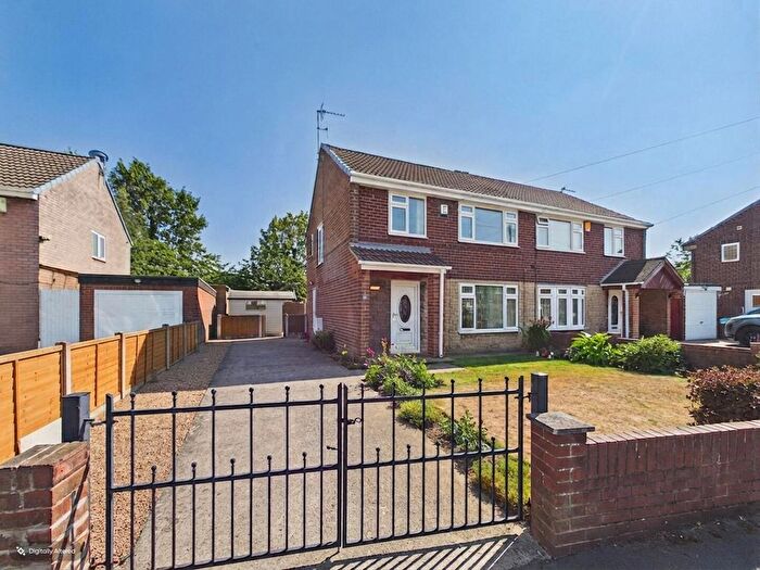 3 Bedroom Semi-Detached House For Sale In Cleveland Avenue, Knottingley, WF11