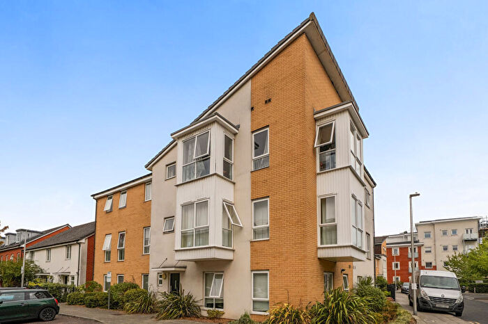 1 Bedroom Apartment For Sale In Havergate Way, Reading, Berkshire, RG2