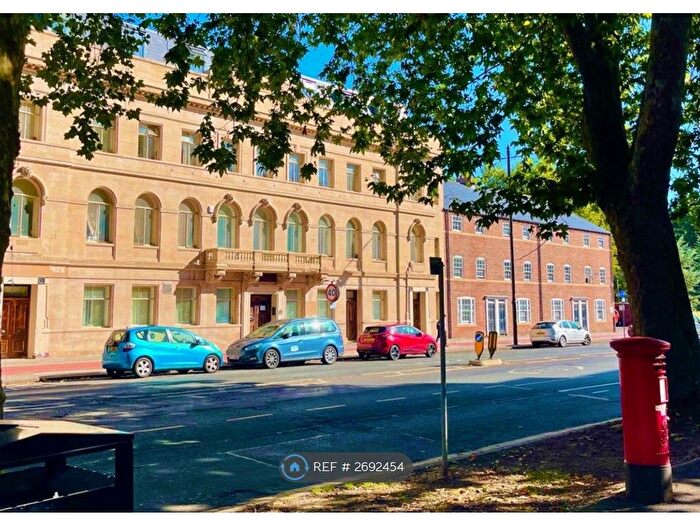 2 Bedroom Flat To Rent In Rockingham House, Doncaster, DN2