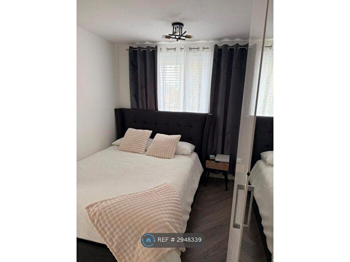 3 Bedroom Semi-Detached House To Rent In Beresford Avenue, Aylesbury, HP19